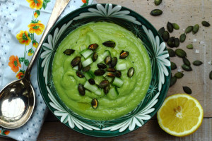 THE PERFECT ANTI-AGEING SUMMER SOUP – WHY AVOCADOS RULE