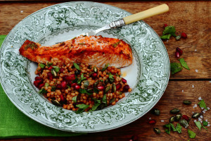 WHAT I EAT, WHAT I READ AND SWEET PAPRIKA SALMON FOR ALL THE FAMILY