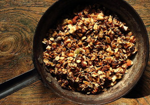 OATS, GLORIOUS OATS – AND A RECIPE FOR SUPER-SPEEDY NO-BAKE GRANOLA