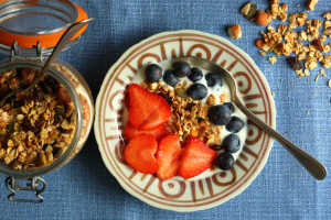 HEART-HEALTHY NUTS AND CHRISTMAS GRANOLA