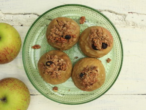 GRANOLA BAKED APPLES